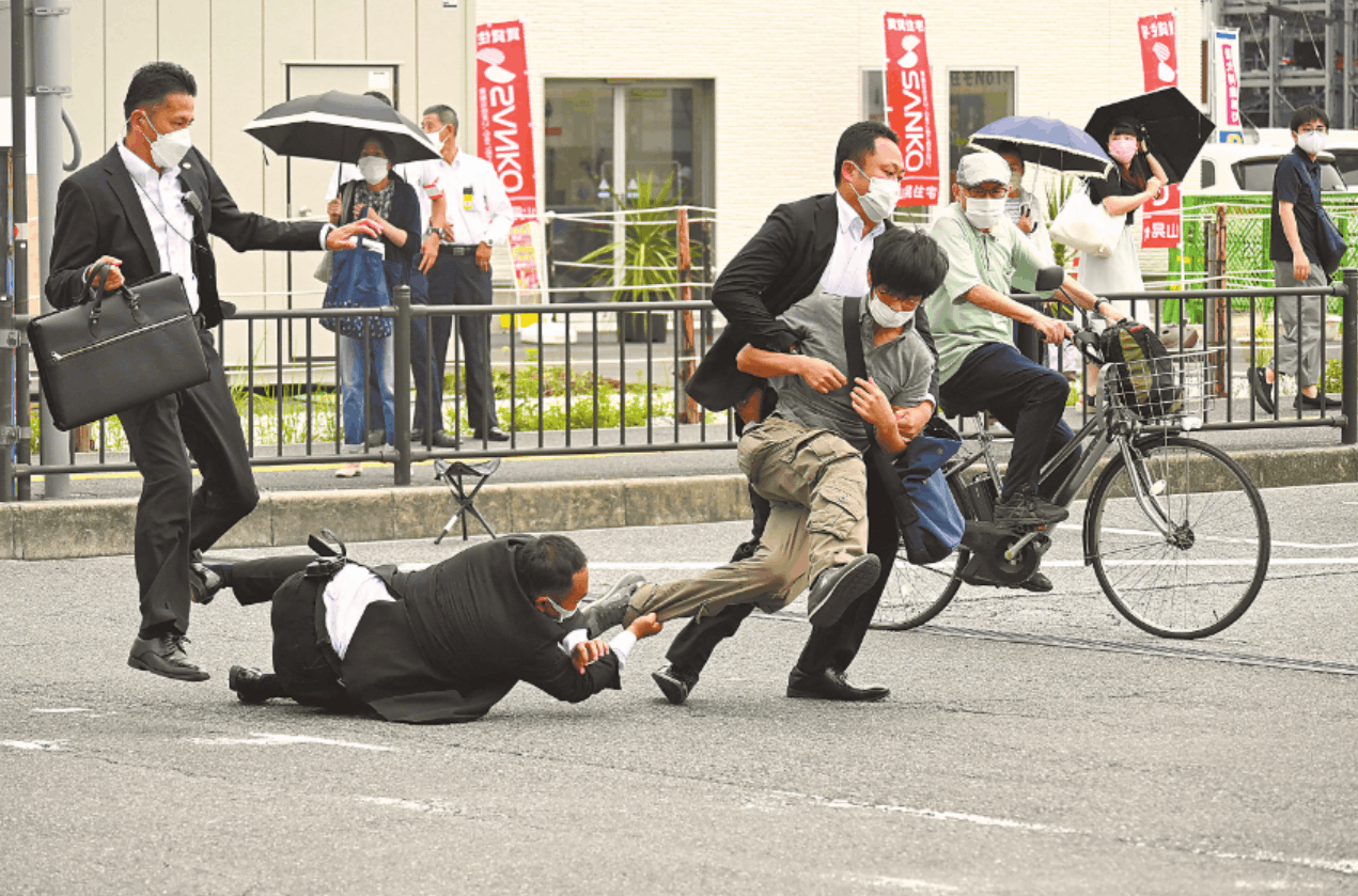 枪杀安倍嫌犯邻居受访：每晚都会听到其房间传来砰砰声，相当可怕