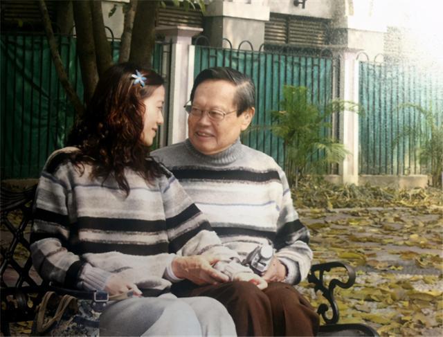 杨振宁小53岁娇妻翁帆：45岁无儿无女，无车无房，为爱牺牲了太多