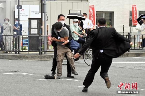 早安！世界丨枪杀安倍嫌犯事发前已在跟踪；斯里兰卡再起骚乱总统宣布13日辞职
